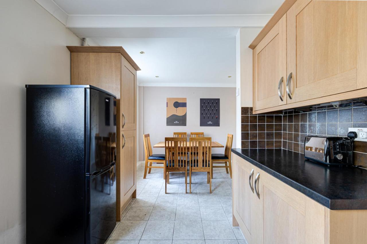 George Harrison'S Former 3Bed Home In Liverpool Speke Extérieur photo