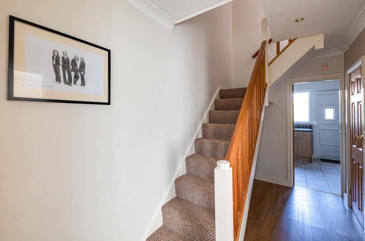 George Harrison'S Former 3Bed Home In Liverpool Speke Extérieur photo