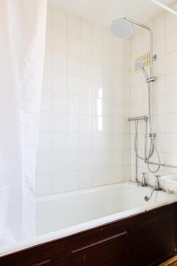 George Harrison'S Former 3Bed Home In Liverpool Speke Extérieur photo