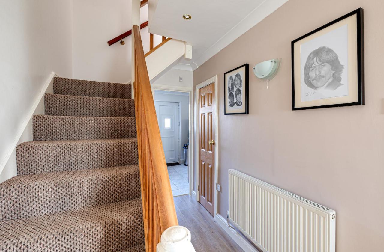 George Harrison'S Former 3Bed Home In Liverpool Speke Extérieur photo