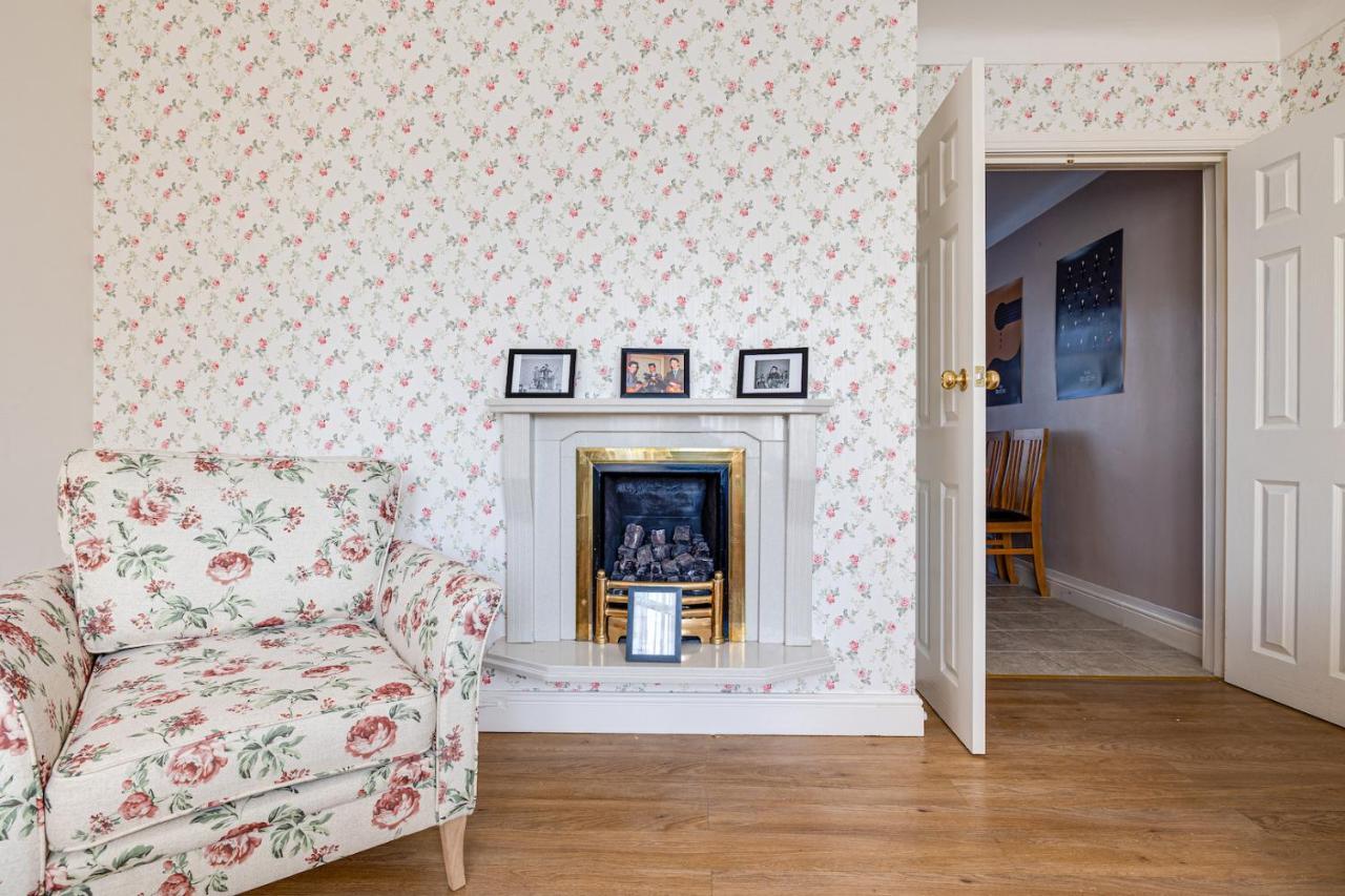 George Harrison'S Former 3Bed Home In Liverpool Speke Extérieur photo