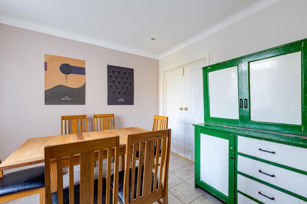 George Harrison'S Former 3Bed Home In Liverpool Speke Extérieur photo