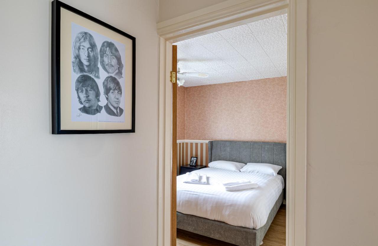 George Harrison'S Former 3Bed Home In Liverpool Speke Extérieur photo